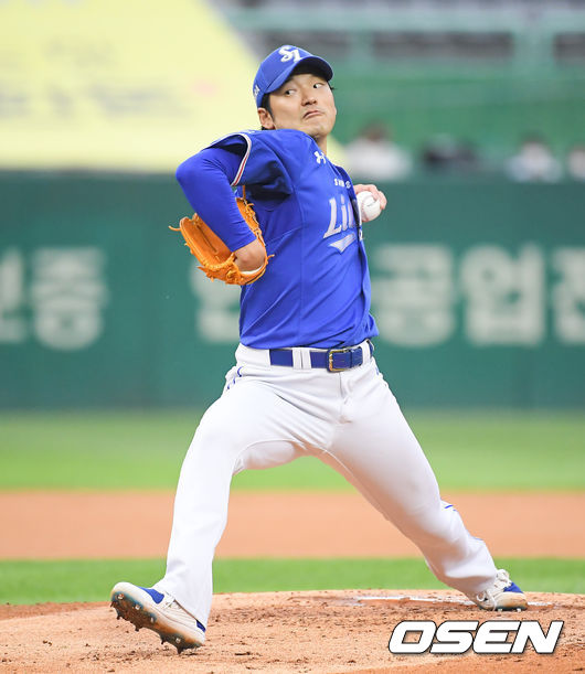 1일 오후 인천 SSG랜더스필드에서 2021 신한은행 SOL KBO리그 SSG 랜더스와 삼성 라이온즈의 경기가 진행됐다.1회말 삼성 선발투수 백정현이 역투하고 있다. 21.06.01 / soul1014@osen.co.kr