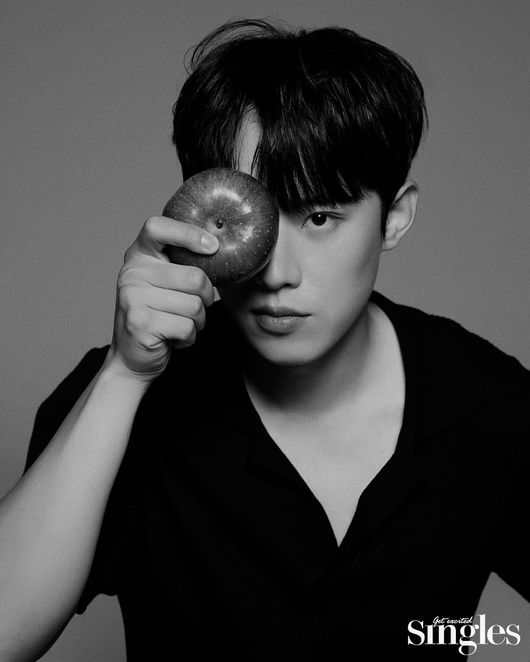 싱글즈 제공