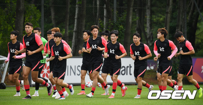 선수들이 그라운드 위에서 훈련을 하고 있다. 21.06.22 /rumi@osen.co.kr