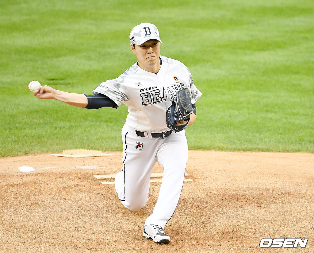 두산 최원준이 역투하고 있다. 2021.06.17/ youngrae@osen.co.kr