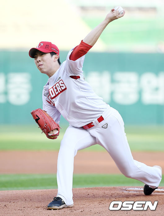 SSG 선발 오원석이 마운드 위에서 힘차게 공을 뿌리고 있다. 21.06.11/rumi@osen.co.kr