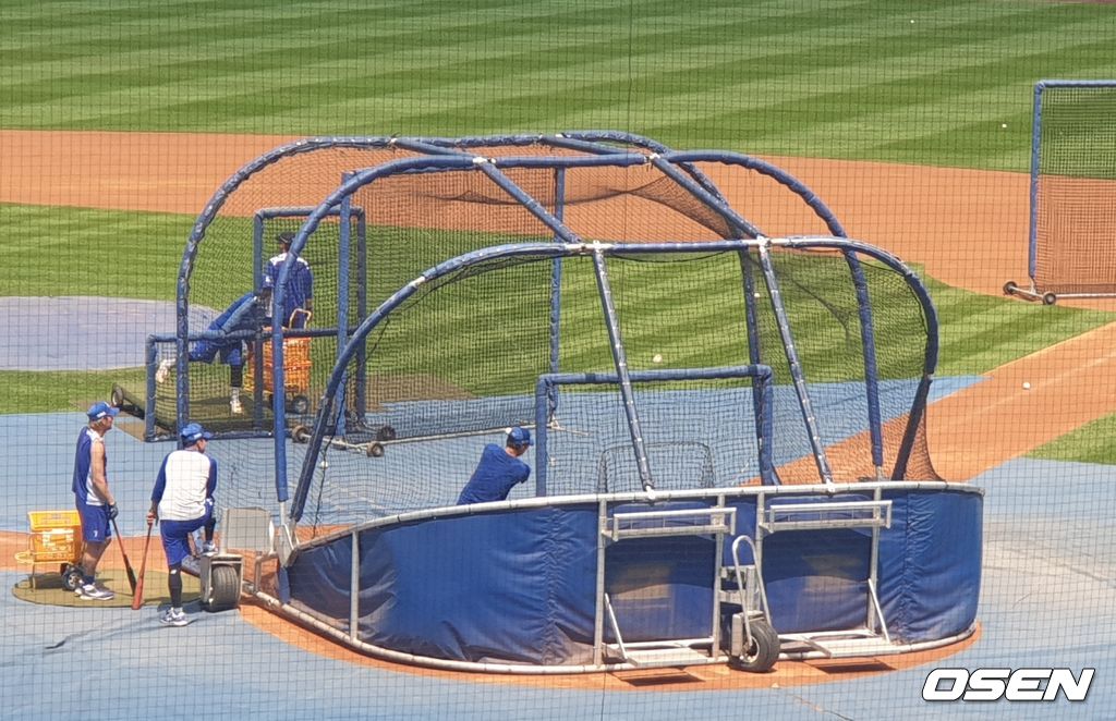 특타 훈련 중인 김헌곤과 김상수 /what@osen.co.kr