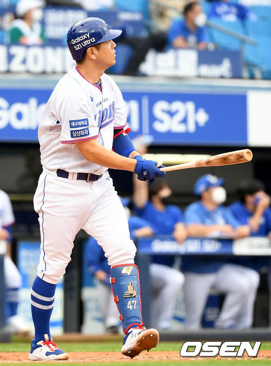 29일 오후 대구 삼성라이온즈파크에서 ‘2021 신한은행 SOL KBO리그’ 삼성 라이온즈와 두산 베어스의 경기가 열렸다.2회말 2사 삼성 강민호가 솔로 홈런을 날리고 있다. 21.05.29 /ksl0919@osen.co.kr