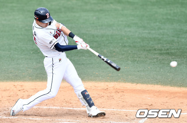 5회말 2사 주자없는 상황 두산 박건우가 안타를 날리고 있다. 2021.06.25 / dreamer@osen.co.kr