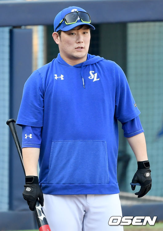 13일 오후 대구삼성라이온즈파크에서 삼성 라이온즈가 2021 스프링캠프 훈련을 가졌다.삼성 이성곤이 타격훈련을 하고 있다./ksl0919@osen.co.kr