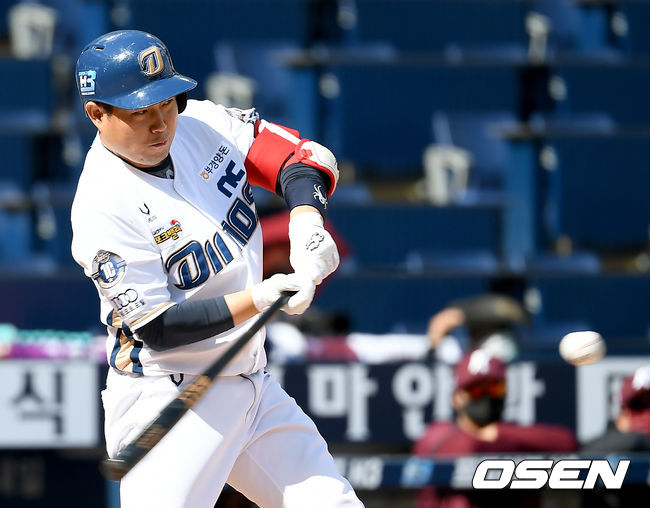 2일 창원NC파크에서 ‘2021 신한은행 SOL KBO리그’ NC 다이노스와 키움 히어로즈의 경기가 열렸다. 5회말 1사 NC 양의지가 안타를 날리고 있다./ksl0919@osen.co.kr