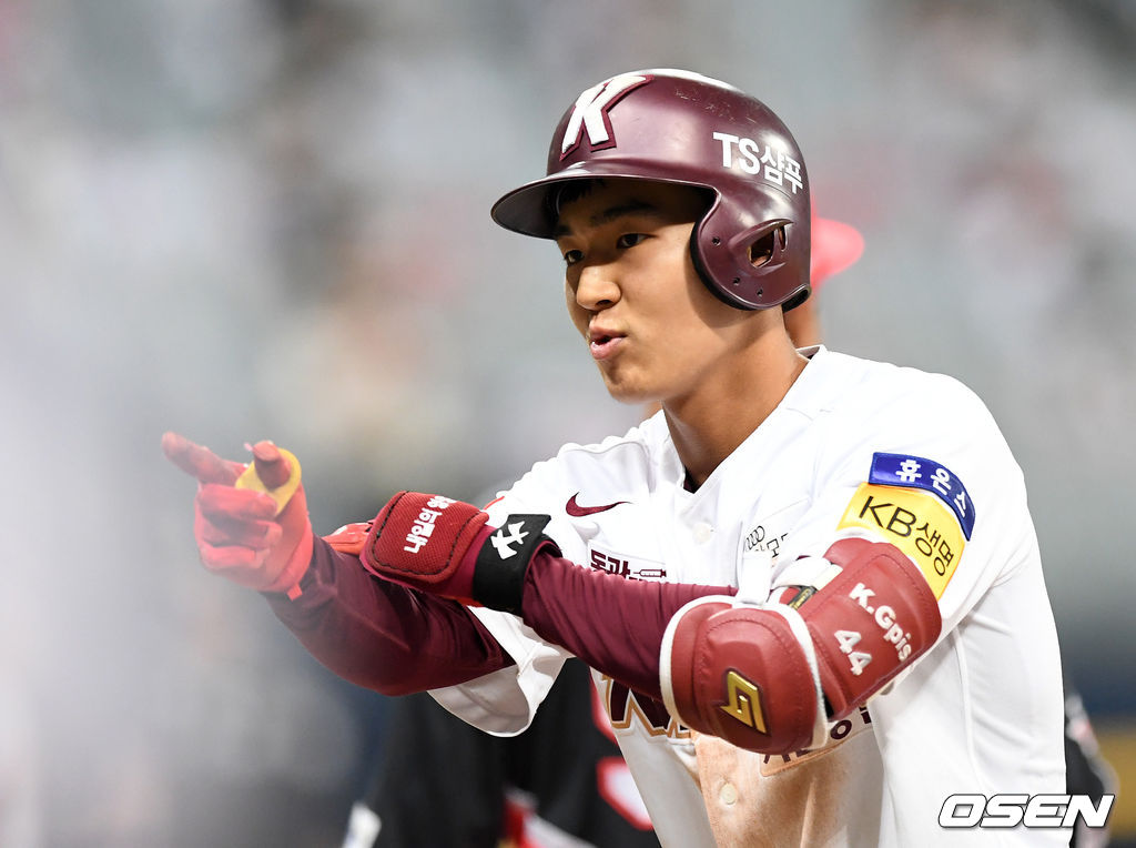 8회말 1사에서 1,2루에서 키움 김휘집이 좌전 안타를 치고 환호하고 있다. 2021.06.25 /sunday@osen.co.kr
