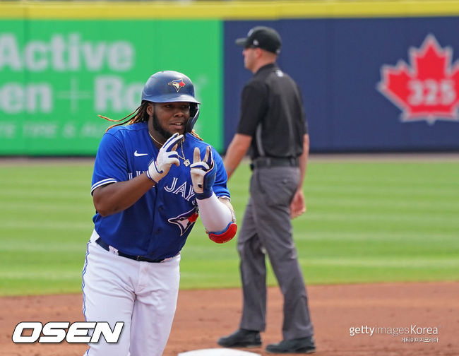 [사진] 게레로 주니어는 2021년 6월 27일(한국시간) 미국 뉴욕주 버펄로의 세일런필드에서 열린 ‘2021 메이저리그’ 볼티모어 오리올스와 홈경기에서 3회말 타석에서 올 시즌 26번째 홈런을 터뜨렸다. ⓒGettyimages(무단전재 및 재배포 금지)