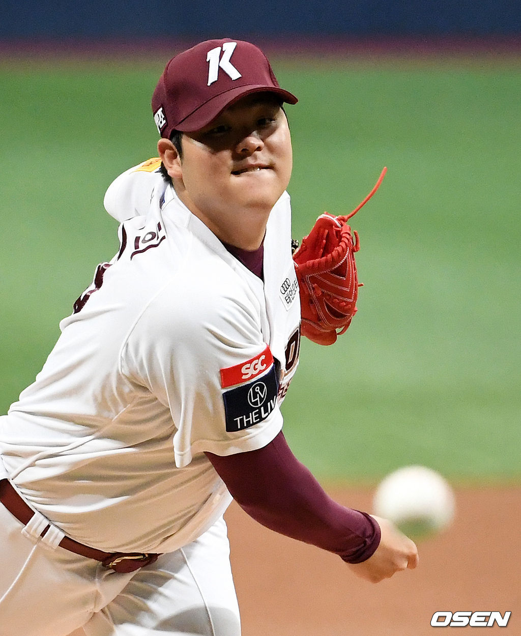 27일 오후 서울 고척스카이돔에서 ‘2021 신한은행 SOL KBO리그’ 키움 히어로즈와 KIA 타이거즈의 경기가 열렸다.1회초 키움 한현희가 역투하고 있다. 2021.06.27 /jpnews@osen.co.kr