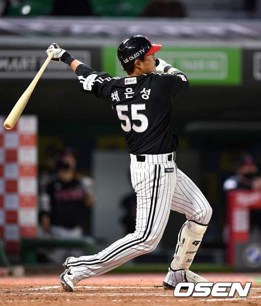 6회초 2사 2,3루에서 LG 채은성이 좌월 스리런 홈런을 치고 있다. 2021.06.22 /sunday@osen.co.kr