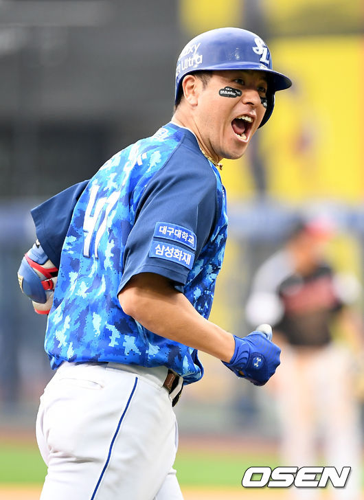 26일 오후 대구 삼성라이온즈파크에서 ‘2021 신한은행 SOL KBO리그’ 삼성 라이온즈와 LG 트윈스의 더블헤더 1차전 경기가 열렸다.4회말 1사 삼성 강민호가 솔로 홈런을 날린 뒤 더그아웃을 향해 포효하고 있다. 2021.06.26 /ksl0919@osen.co.kr