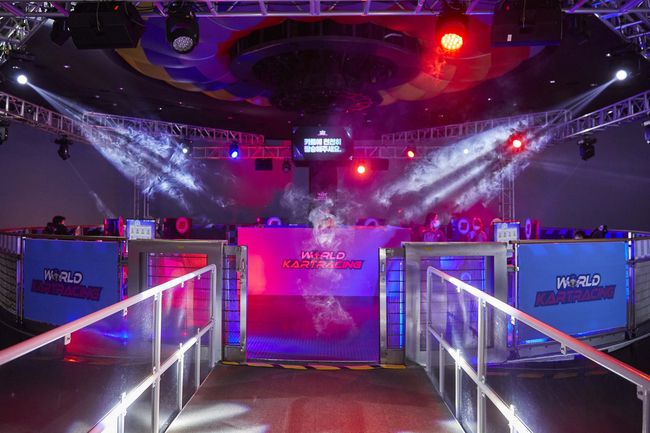 8인이 승부를 가리는 '서킷 레이싱존'. /넥슨 제공.