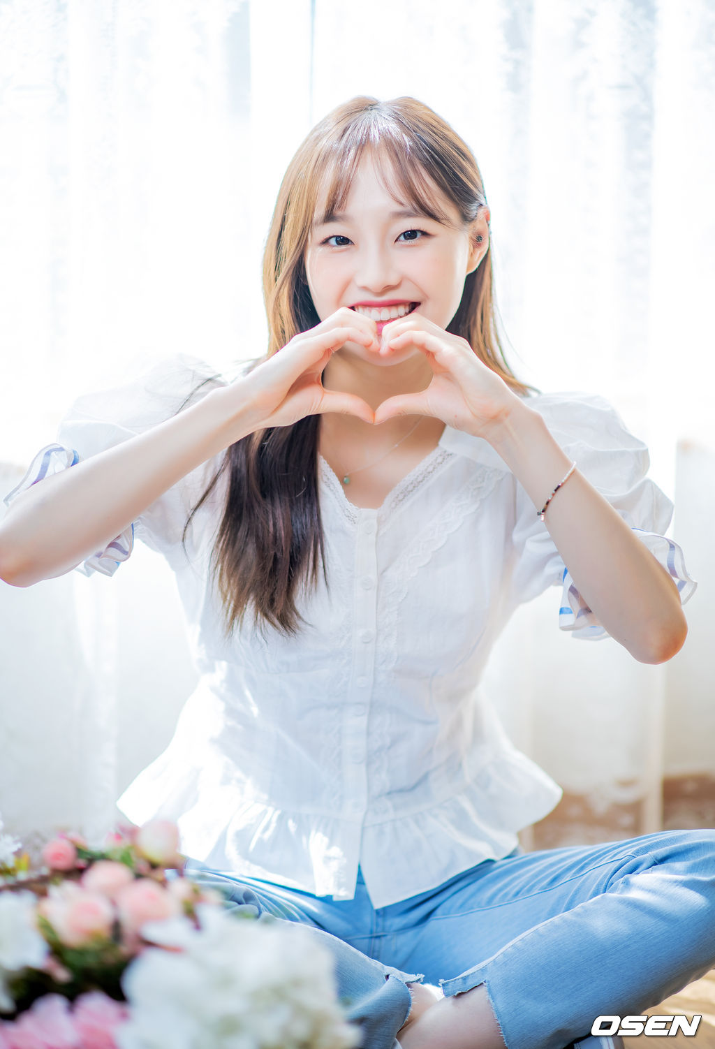 이달의 소녀 츄가 녹화에 앞서 사진 촬영을 위해 포즈를 취하고 있다./ rumi@osen.co.kr