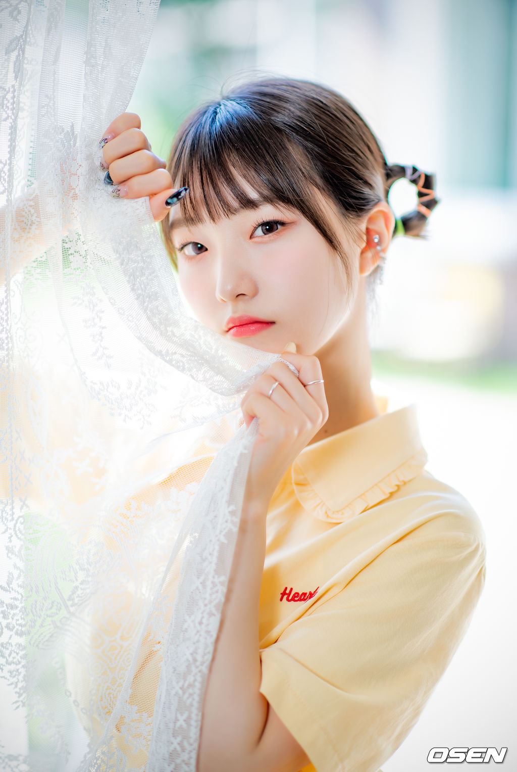 이달의 소녀 여진이 녹화에 앞서 사진 촬영을 위해 포즈를 취하고 있다./ rumi@osen.co.kr
