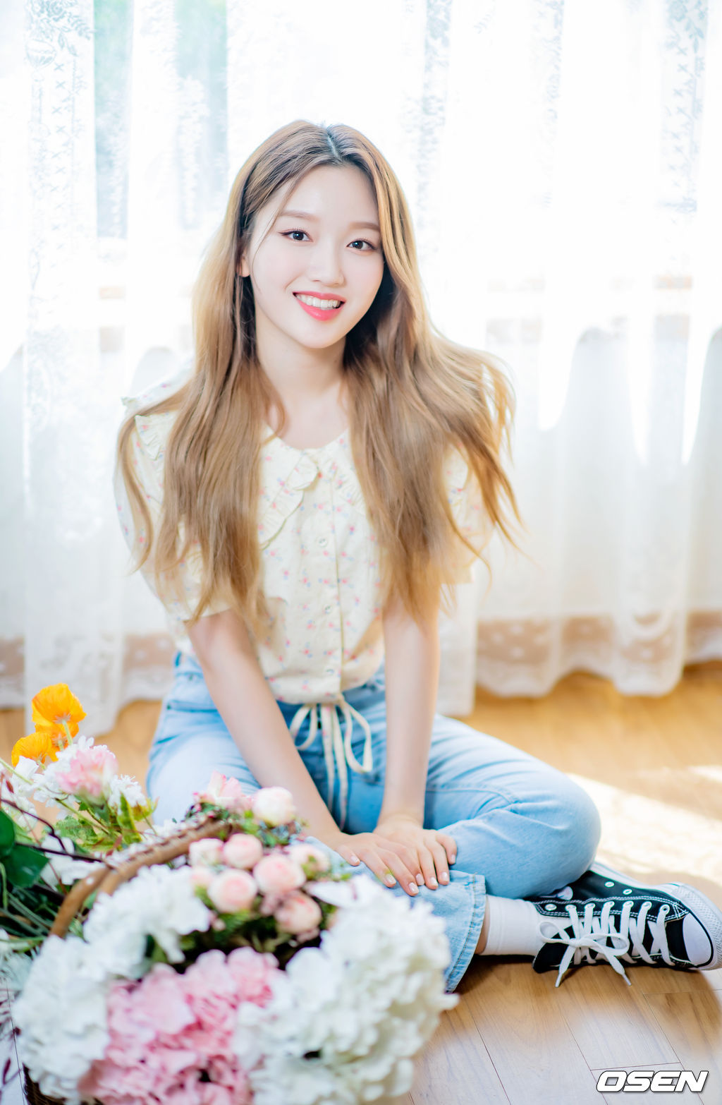 이달의 소녀 고원이 녹화에 앞서 사진 촬영을 위해 포즈를 취하고 있다./ rumi@osen.co.kr