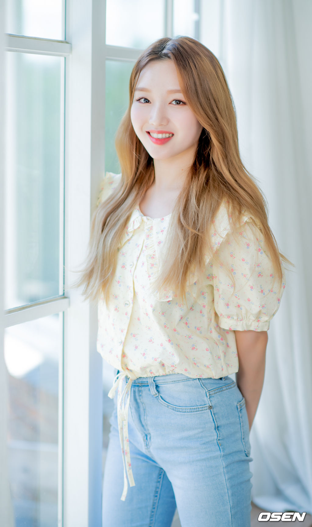 이달의 소녀 고원이 녹화에 앞서 사진 촬영을 위해 포즈를 취하고 있다./ rumi@osen.co.kr