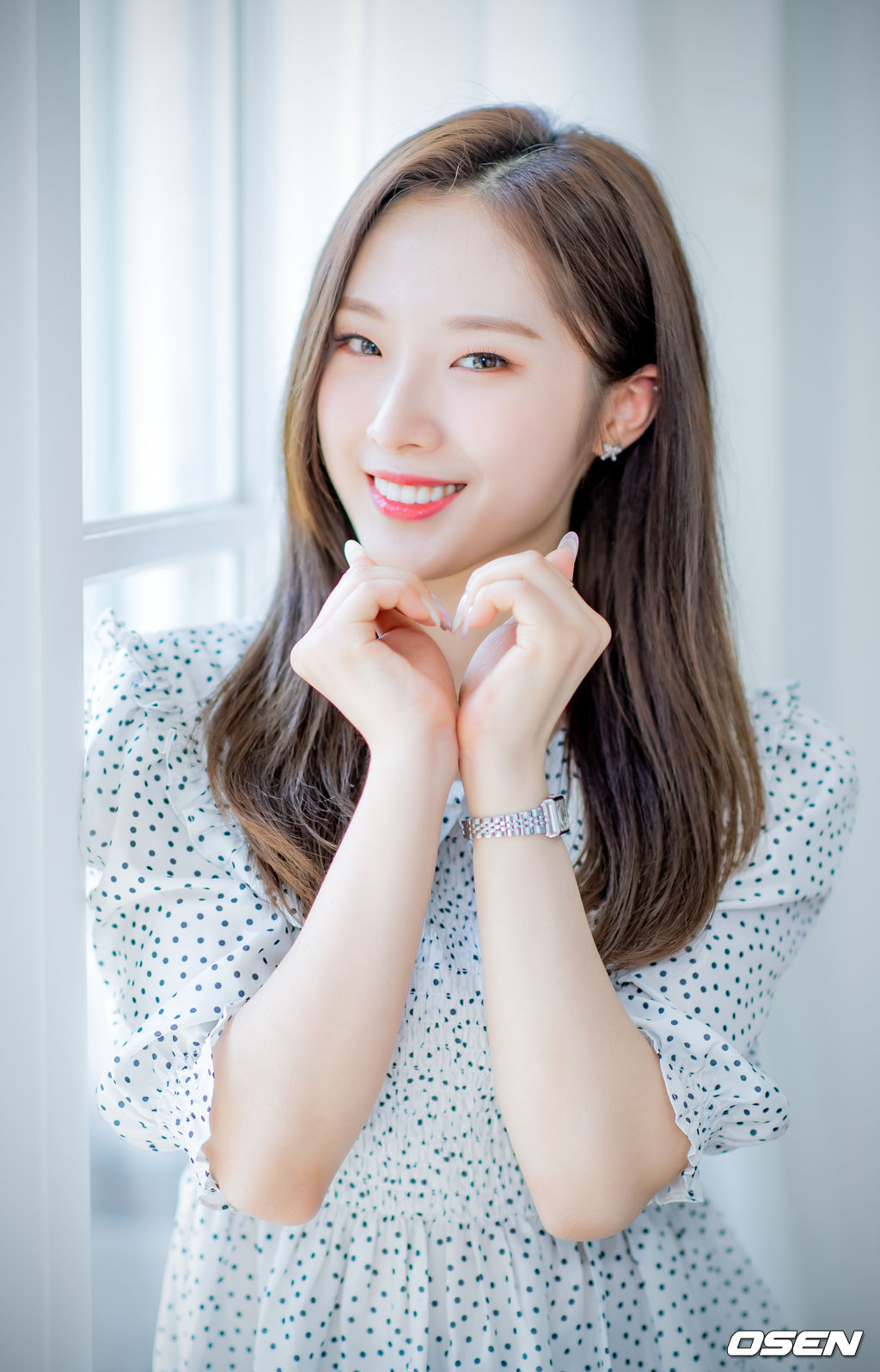 이달의 소녀 하슬이 녹화에 앞서 사진 촬영을 위해 포즈를 취하고 있다./ rumi@osen.co.kr