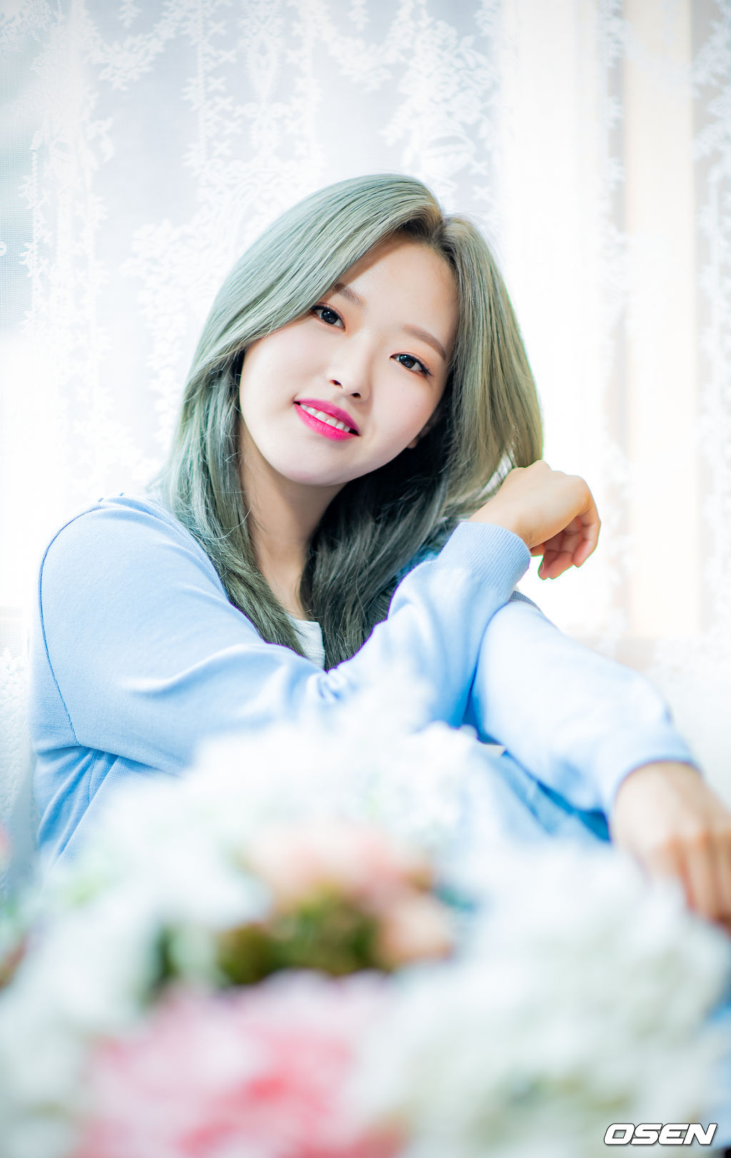 이달의 소녀 올리비아 혜가 녹화에 앞서 사진 촬영을 위해 포즈를 취하고 있다./ rumi@osen.co.kr