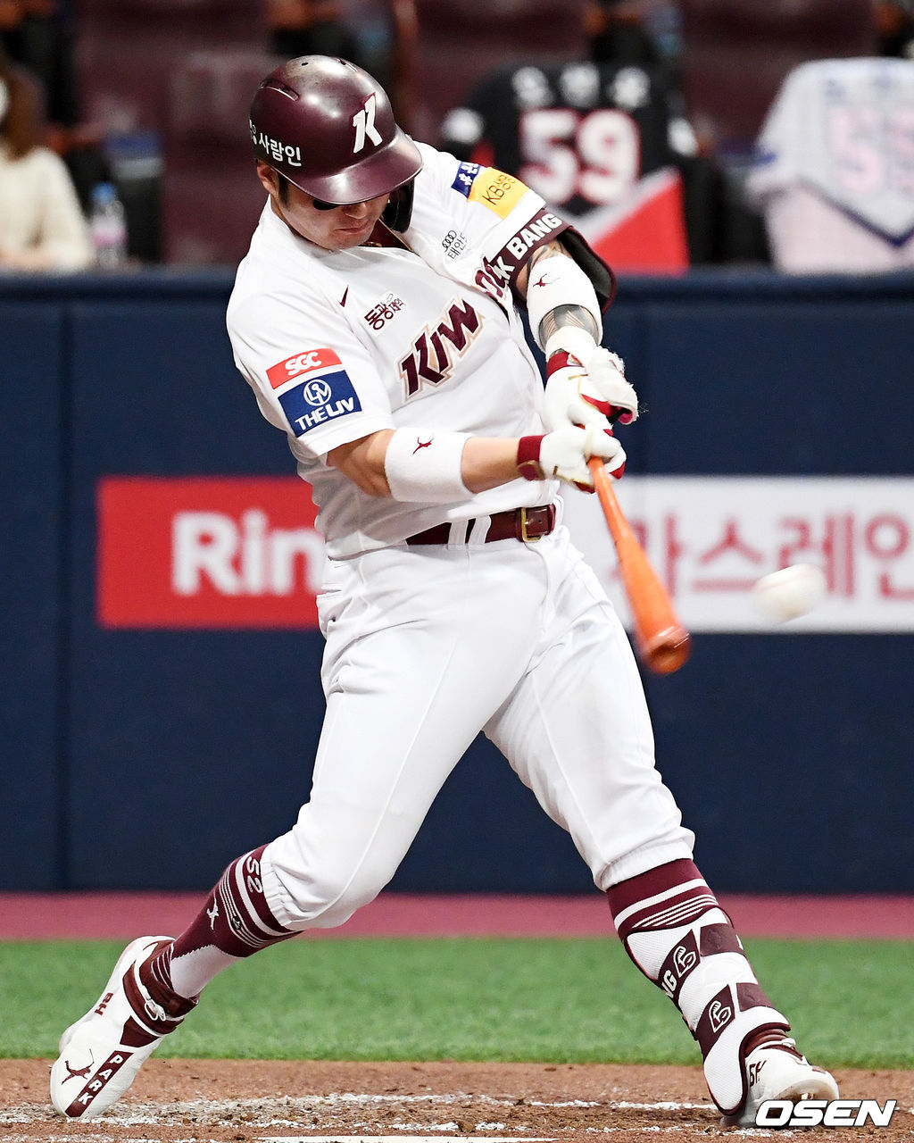 키움 박병호가 2루타를 날리고 있다. 2021.06.27 /jpnews@osen.co.kr