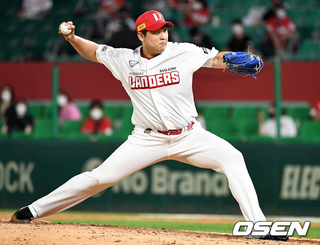 29일 인천 SSG랜더스필드에서 ‘2021 신한은행 SOL KBO리그’SSG 랜더스와 삼성 라이온즈의 경기가 열렸다.6회초 삼성 타선을 상대로 SSG 투수 박민호가 힘차게 공을 뿌리고 있다. 2021.06.29 / dreamer@osen.co.kr