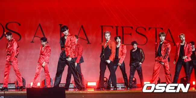 오메가엑스가 멋진 무대를 펼치고 있다.. 21.06.30 / soul1014@osen.co.kr