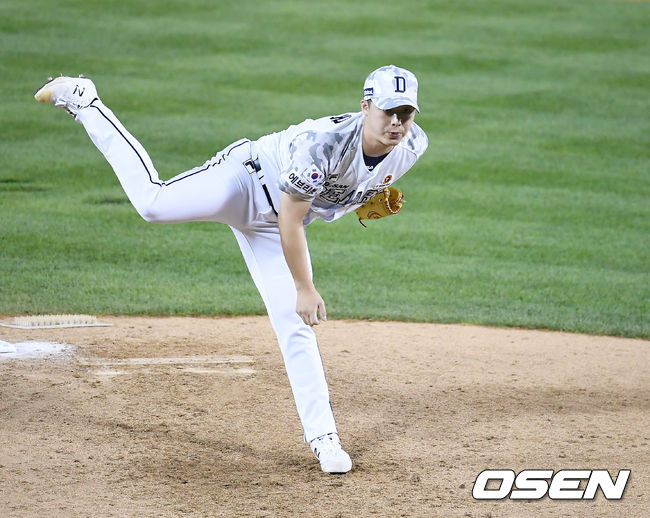 16일 서울 잠실야구장에서 ‘2021 신한은행 SOL KBO 리그’ 두산 베어스와 삼성 라이온즈의 경기가 열렸다.8회초 1사 두산 박치국이 역투하고 있다. 2021.06.16/ youngrae@osen.co.kr