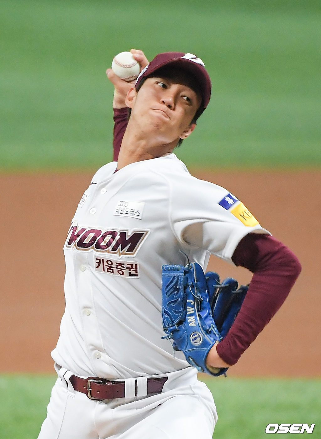 30일 오후 서울 고척스카이돔에서 2021 신한은행 SOL KBO리그 키움 히어로즈와 롯데 자이언츠의 경기가 진행됐다.1회초 키움 선발투수 안우진이 역투하고 있다 21.06.30 / soul1014@osen.co.kr