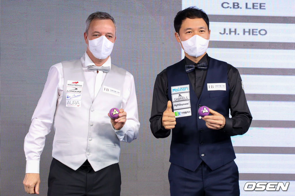 [사진]딕 야스퍼스(왼쪽)와 허정한 /파이브앤식스 제공