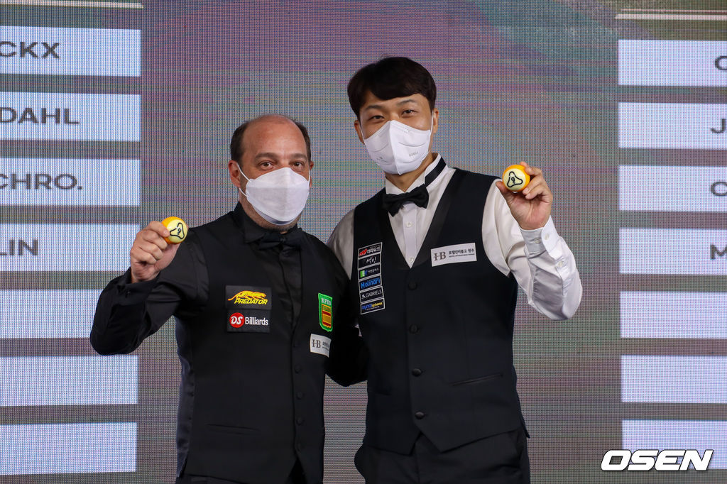 [사진]다니엘 산체스(왼쪽)와 최성원 /파이브앤식스 제공