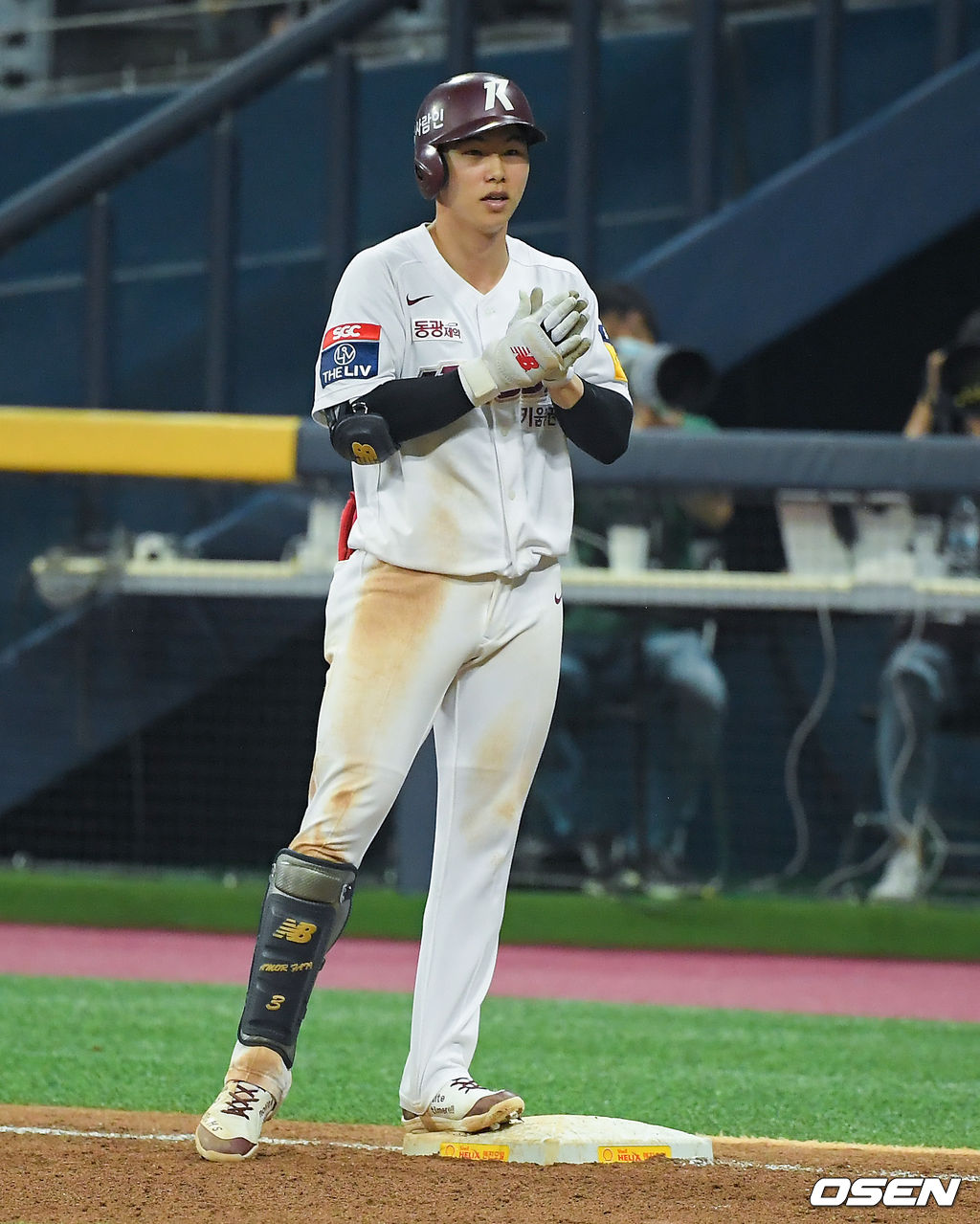 8회말 2사 1,2루 키움 김혜성이 역전 1타점 적시타를 날리고 박수를 치고 있다. 21.06.30 / soul1014@osen.co.kr