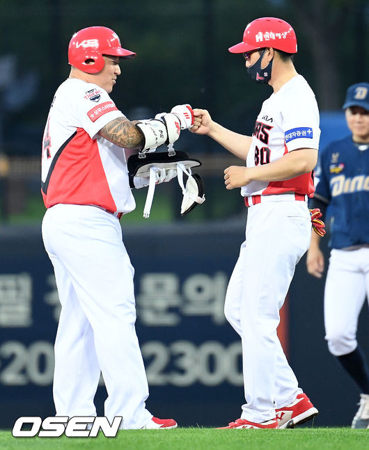1일 오후 광주 KIA 챔피언스필드에서 ‘2021 신한은행 SOL KBO리그’ KIA 타이거즈와 NC 다이노스의 경기가 열렸다. 4회말 2사 주자 2,3루 KIA 최형우가 우익수 오른쪽 2타점 적시 2루타를 날린 후 2루에서 기뻐하고 있다. 2021.07.01 / rumi@osen.co.kr