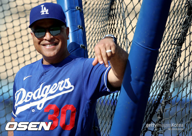 [사진]  LA 다저스의 데이브 로버츠 감독.ⓒGettyimages(무단전재 및 재배포 금지)