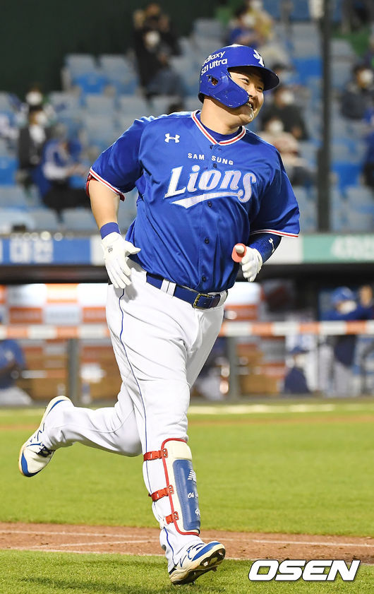 6일 오후 대전 한화생명이글스파크에서 '2021 신한은행 SOL KBO리그' 한화 이글스와 삼성 라이온즈의 경기가 열렸다.1회초 1사 삼성 구자욱이 3루타를 때려내고 있다. /youngrae@osen.co.kr6일 오후 대전 한화생명이글스파크에서 '2021 신한은행 SOL KBO리그' 한화 이글스와 삼성 라이온즈의 경기가 열렸다.6회초 무사 삼성 오재일이 안타를 때려내고 있다. /youngrae@osen.co.kr