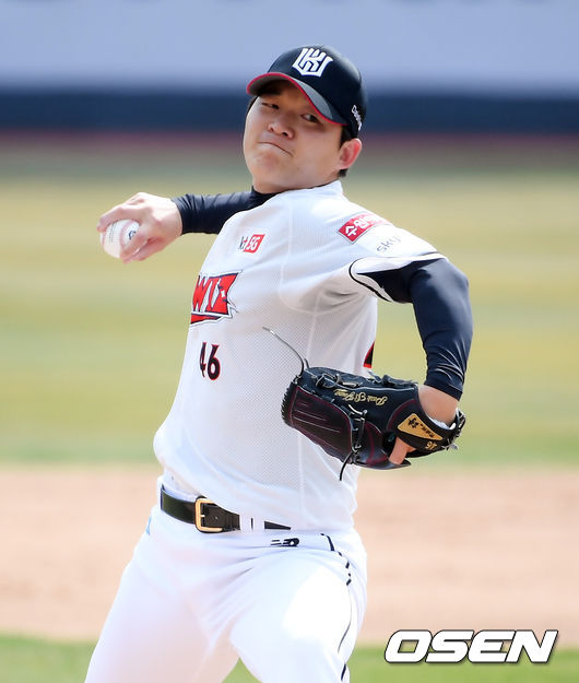 5회초 KT 박시영이 역투하고 있다. / soul1014@osen.co.kr