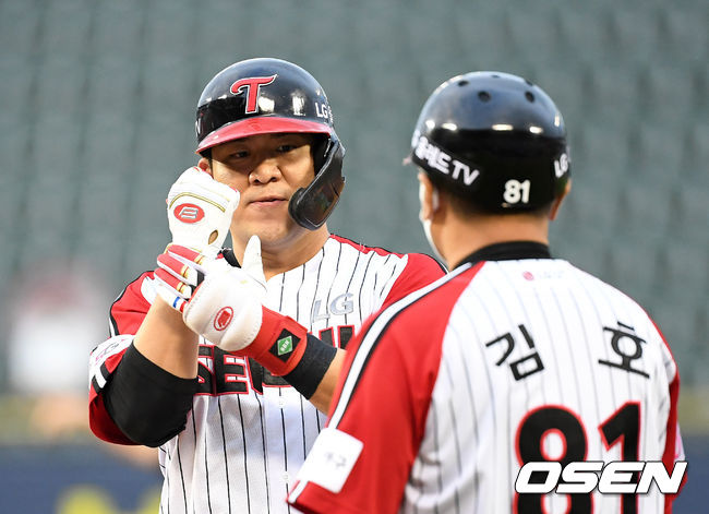 8회말 2사에서 LG 김민성이 우중간 안타를 치고 있다. 2021.07.04 /sunday@osen.co.kr