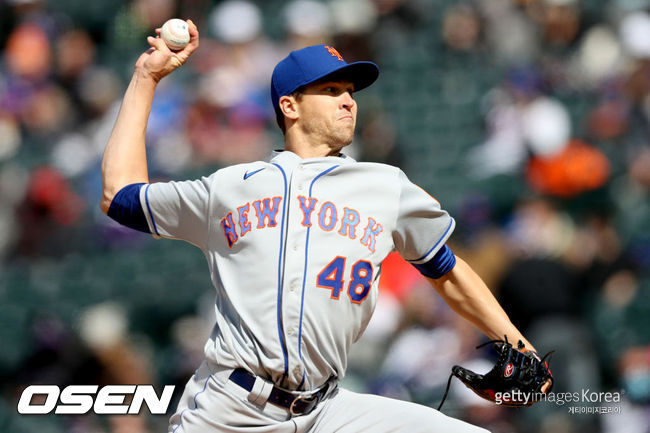 [사진] 지난 4월18일(한국시간) 쿠어스필드에서 공을 던지는 디그롬. 2021.04.18 ⓒGettyimages(무단전재 및 재배포 금지)