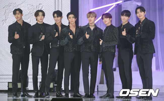 5일 오후 서울 광진구 광장동 예스24라이브홀에서 그룹 SF9의 미니 9집 '턴 오버' 쇼케이스가 진행됐다.SF9의 미니 9집 '턴 오버'는 2020년부터 전개하고 있는 SF9 세계관 시리즈 '글로리'의 마지막 앨범이다. SF9가 포즈를 취하고 있다. 21.07.05 / soul1014@osen.co.kr