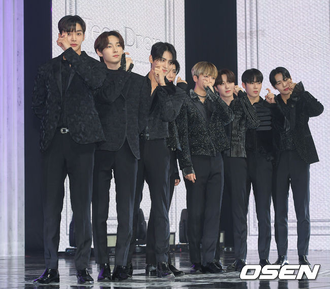 5일 오후 서울 광진구 광장동 예스24라이브홀에서 그룹 SF9의 미니 9집 '턴 오버' 쇼케이스가 진행됐다.SF9의 미니 9집 '턴 오버'는 2020년부터 전개하고 있는 SF9 세계관 시리즈 '글로리'의 마지막 앨범이다. SF9가 포즈를 취하고 있다. 21.07.05 / soul1014@osen.co.kr