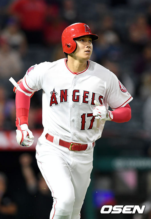 에인절스 오타니가 우월 솔로포를 날리고 그라운드를 돌고 있다. /dreamer@osen.co.kr