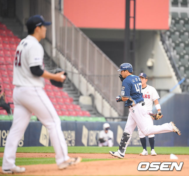 2회초 NC 선두타자 나성범이 선취 솔로홈런을 날리고 베이스를 돌고 있다.  21.07.06 / soul1014@osen.co.kr