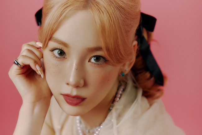 태연, &apos;Weekend&apos; 공개 동시에 음원차트 1위..역시 &apos;믿듣탱&apos;