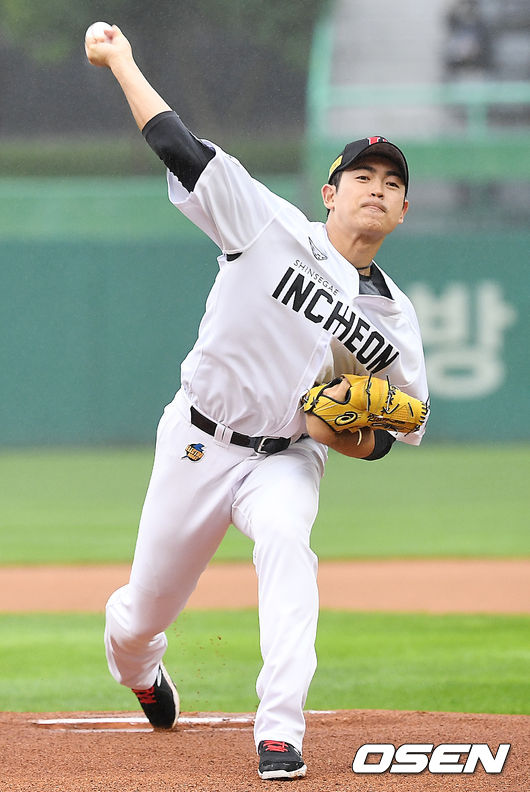 마운드 위에서 SSG 선발 이태양이 힘차게 공을 뿌리고 있다. 21.07.04 /rumi@osen.co.kr