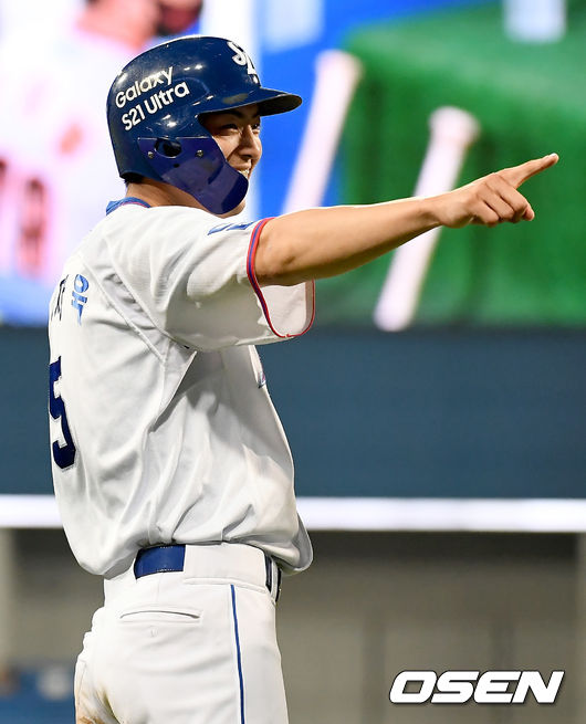 22일 오후 대구 삼성라이온즈파크에서 ‘2021 신한은행 SOL KBO리그’ 삼성 라이온즈와 한화 이글스의 경기가 열렸다.8회말 1사 1루 삼성 구자욱이 1타점 적시 3루타를 날린 뒤 기뻐하고 있다. 2021.06.22 /ksl0919@osen.co.kr