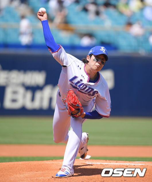 1회초 삼성 선발투수 원태인이 역투하고 있다. / soul1014@osen.co.kr