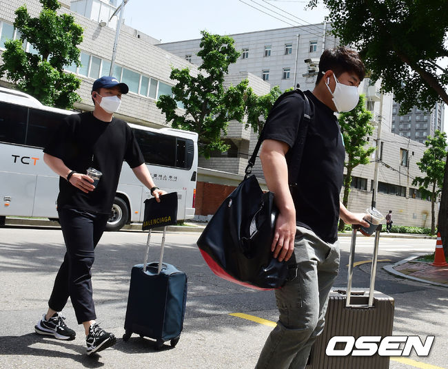 KBO는 11일 OSEN과 통화에서 “야구 대표팀 선수들 중 화이자 포함 코로나19 백신을 맞았다면 밀접 접촉자로 지정되지 않는다. 백신 접종 선수는 능동 감시자로 두고 밀접 접촉자로 지정하지 않는다”고 설명했다. /jpnews@osen.co.kr