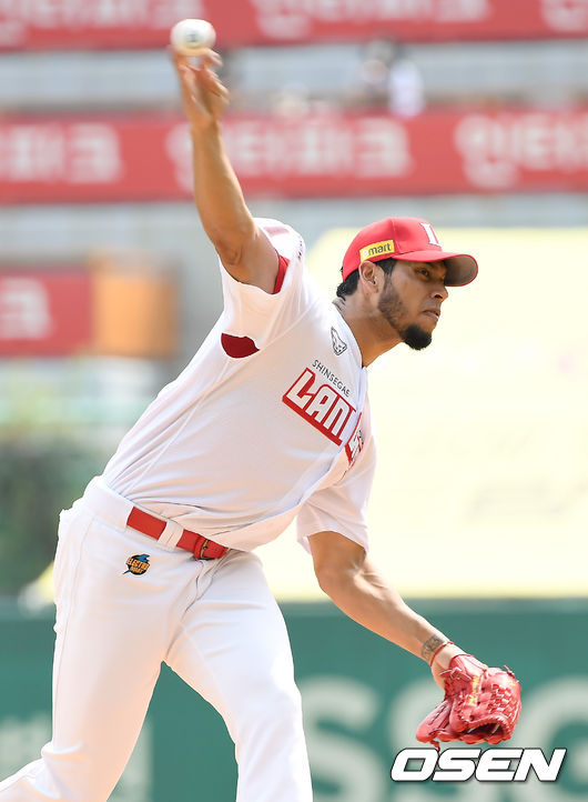 1회초 SSG 폰트가 역투하고 있다. 2021.06.30/youngrae@osen.co.kr 