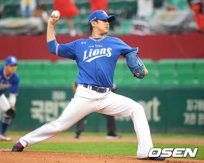 1회말 삼성 윤성환이 역투하고 있다. /youngrae@osen.co.kr