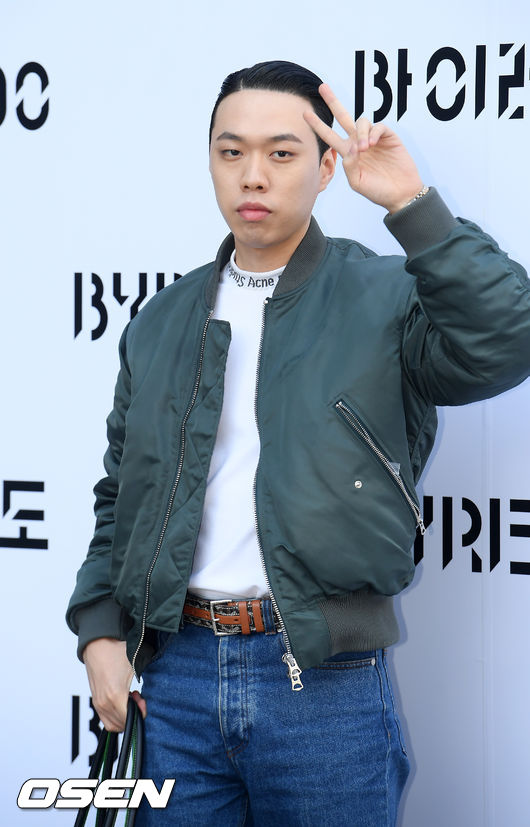 래퍼 비와이가 입장하며 포즈를 취하고 있다. /rumi@osen.co.kr