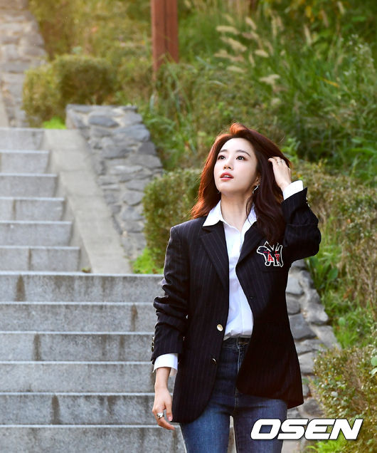 가수 함은정이 포토타임을 하고 있다. /jpnews@osen.co.kr