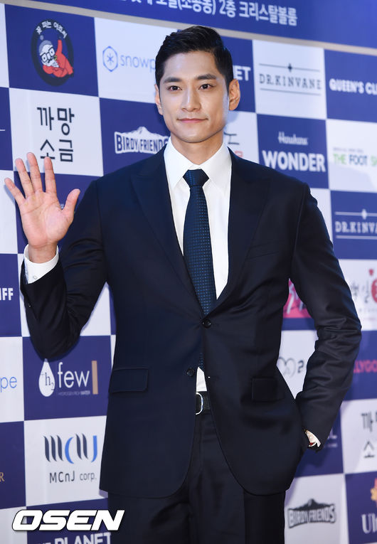 김요한이 포즈를 취하고 있다. /soul1014@osen.co.kr